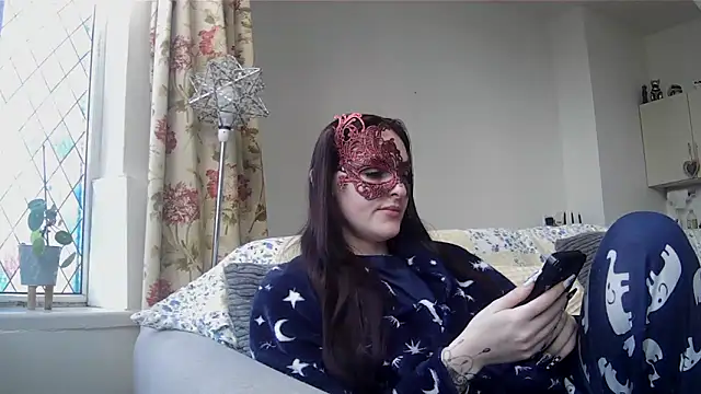 LexiSnowUK online show from 03/18/26, 09:34