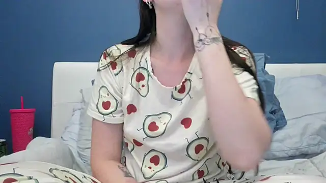 LexiSnowUK online show from 09/25/25, 09:43