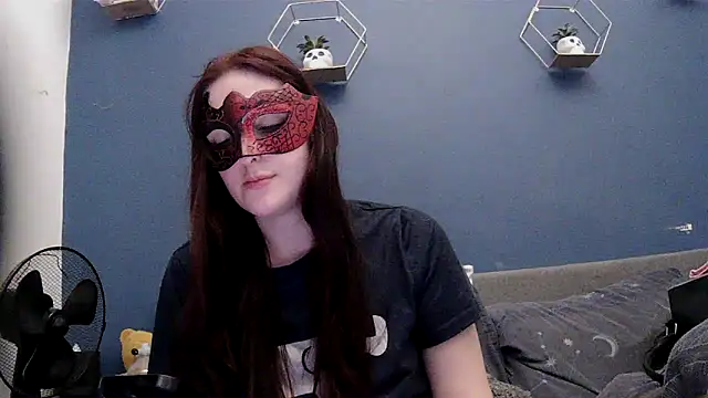 LexiSnowUK online show from 03/31/26, 08:55