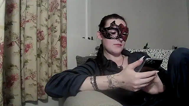 LexiSnowUK online show from 04/13/26, 07:40