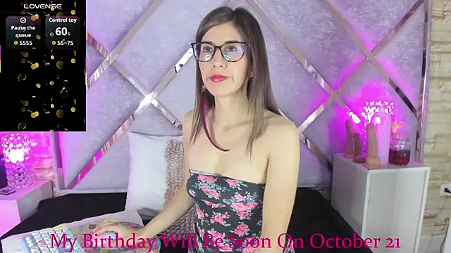  jade white  online show from 09/22/25, 01:06