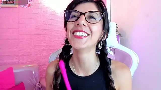  jade white  online show from 03/22/25, 12:46