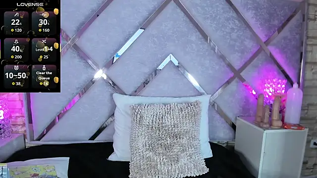  jade white  online show from 09/23/25, 01:18