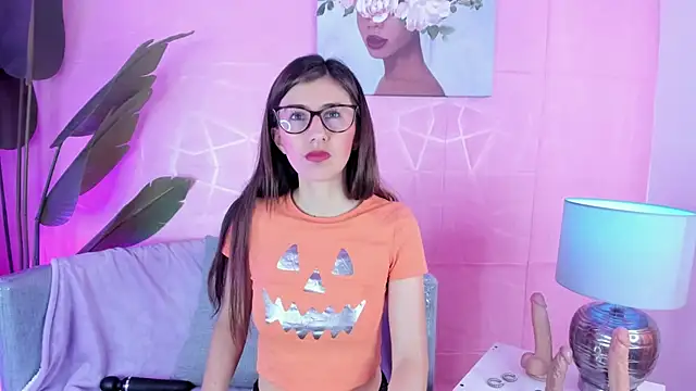  jade white  online show from 10/01/25, 01:04