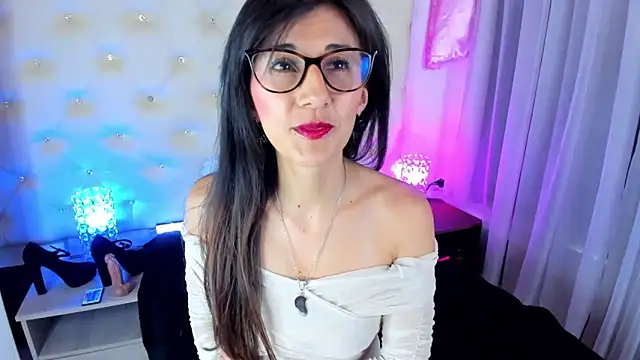  jade white  online show from 02/25/25, 03:42