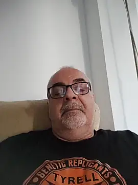 Satiro Sevilla online show from 04/18/26, 07:07