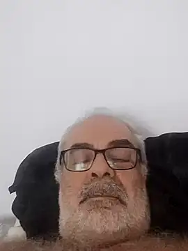 Snapshot of Satiro_Sevilla chatting on 09/14/25, 01:17 Satiro Sevilla online show from 09/14/25, 01:17