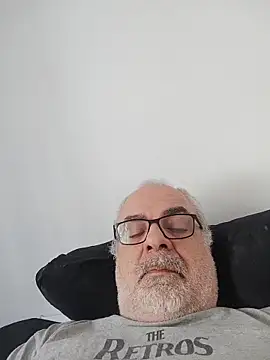 Snapshot of Satiro_Sevilla chatting on 12/17/25, 09:14 Satiro Sevilla online show from 12/17/25, 09:14