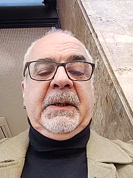 Snapshot of Satiro_Sevilla chatting on 11/23/25, 10:58 Satiro Sevilla online show from 11/23/25, 10:58