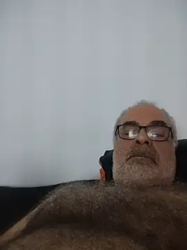 Snapshot of Satiro_Sevilla chatting on 10/26/25, 11:27 Satiro Sevilla online show from 10/26/25, 11:27