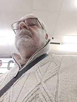 Snapshot of Satiro_Sevilla chatting on 12/20/25, 12:19 Satiro Sevilla online show from 12/20/25, 12:19