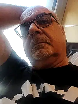 Snapshot of Satiro_Sevilla chatting on 09/25/25, 07:47 Satiro Sevilla online show from 09/25/25, 07:47