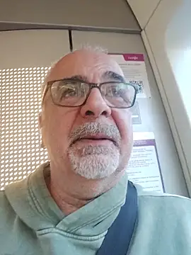 Snapshot of Satiro_Sevilla chatting on 11/24/25, 03:34 Satiro Sevilla online show from 11/24/25, 03:34