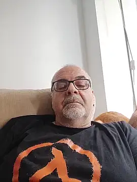 Satiro Sevilla online show from 04/11/26, 04:10