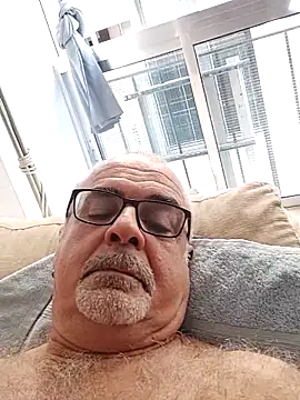 Snapshot of Satiro_Sevilla chatting on 09/15/25, 05:13 Satiro Sevilla online show from 09/15/25, 05:13