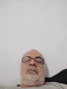 Snapshot of Satiro_Sevilla chatting on 12/19/25, 05:04 Satiro Sevilla online show from 12/19/25, 05:04