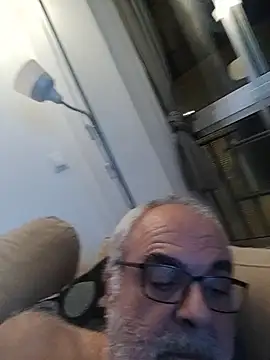 Snapshot of Satiro_Sevilla chatting on 10/31/25, 11:00 Satiro Sevilla online show from 10/31/25, 11:00