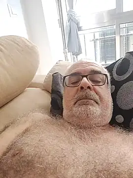 Snapshot of Satiro_Sevilla chatting on 10/25/25, 03:23 Satiro Sevilla online show from 10/25/25, 03:23