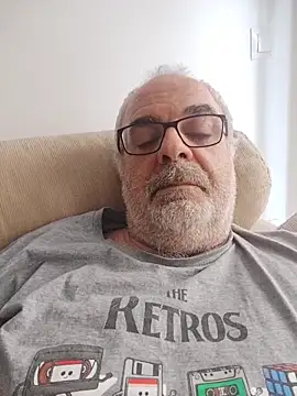 Snapshot of Satiro_Sevilla chatting on 10/27/25, 04:08 Satiro Sevilla online show from 10/27/25, 04:08