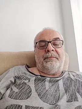 Satiro Sevilla online show from 04/06/26, 01:12