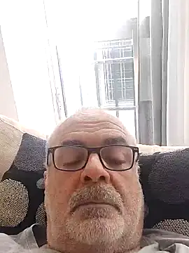 Snapshot of Satiro_Sevilla chatting on 02/17/25, 03:11 Satiro Sevilla online show from 02/17/25, 03:11