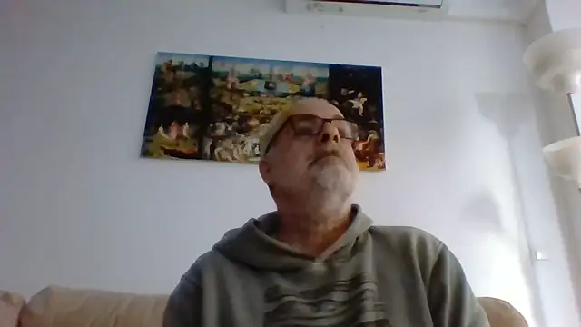 Snapshot of Satiro_Sevilla chatting on 11/17/25, 04:55 Satiro Sevilla online show from 11/17/25, 04:55