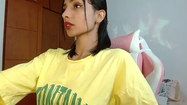 Snapshot of AnnitaSerna_ chatting on 03/13/25, 02:12 AnnitaSerna  online show from 03/13/25, 02:12