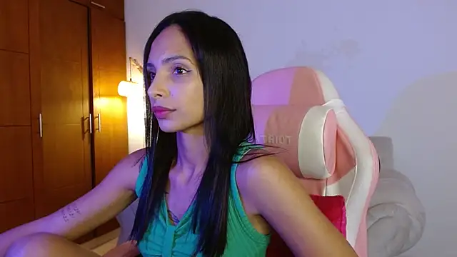 AnnitaSerna  online show from 12/15/25, 04:07