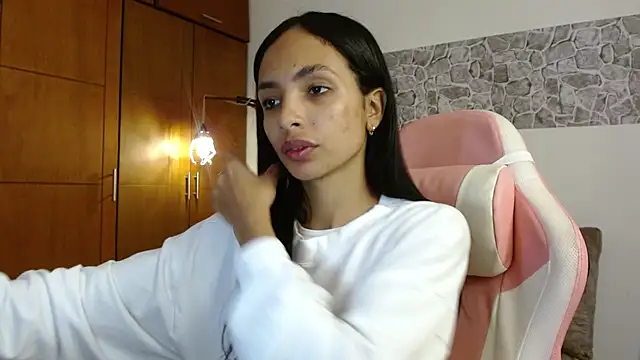 Snapshot of AnnitaSerna_ chatting on 10/10/25, 03:24 AnnitaSerna  online show from 10/10/25, 03:24