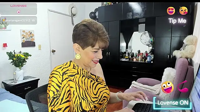 Angelina Stone 65 online show from 01/06/26, 09:52