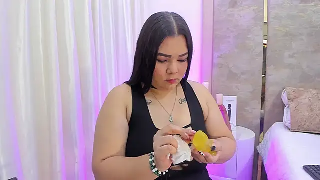 KatyaPittman online show from 11/18/25, 12:08