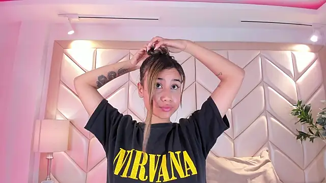 Snapshot of NairobiLee chatting on 04/10/26, 12:56 NairobiLee online show from 04/10/26, 12:56