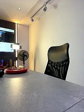 NairobiLee online show from 11/01/25, 10:09