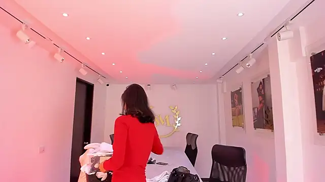 NairobiLee online show from 11/20/25, 09:54