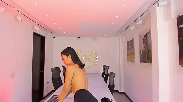 NairobiLee online show from 12/16/25, 10:52