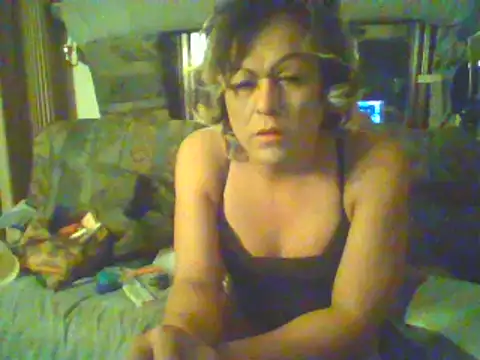 Snapshot of HoneyBdaQueen chatting on 03/11/25, 10:18 HoneyBdaQueen online show from 03/11/25, 10:18