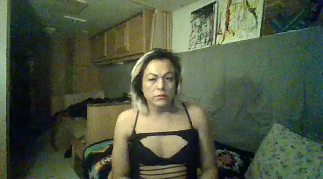 Snapshot of HoneyBdaQueen chatting on 01/29/25, 06:43 HoneyBdaQueen online show from 01/29/25, 06:43
