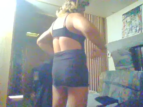 Snapshot of HoneyBdaQueen chatting on 03/10/25, 04:03 HoneyBdaQueen online show from 03/10/25, 04:03