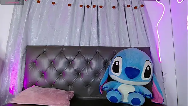 evie cloud online show from 05/26/26, 01:37