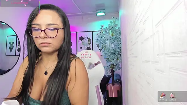 Tiara rr online show from 03/01/26, 03:39