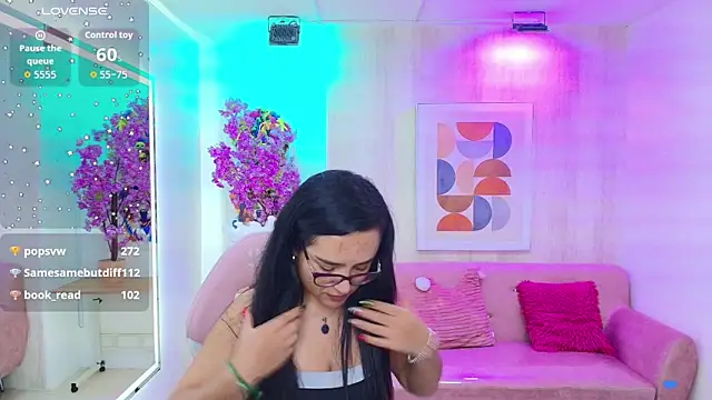 Tiara rr online show from 11/18/25, 07:55