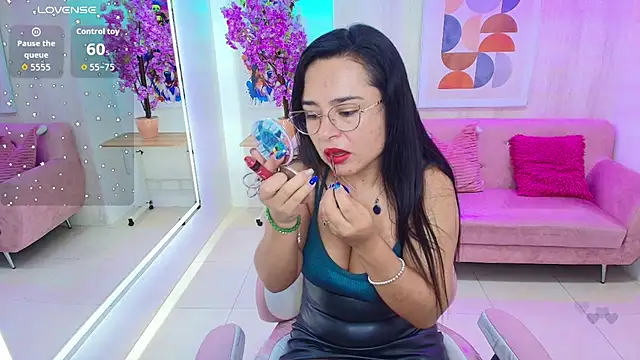 Tiara rr online show from 11/16/25, 12:43