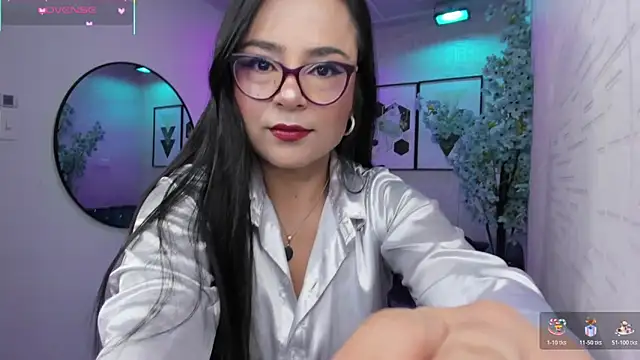 Snapshot of Tiara_rr chatting on 05/26/26, 12:42 Tiara rr online show from 05/26/26, 12:42