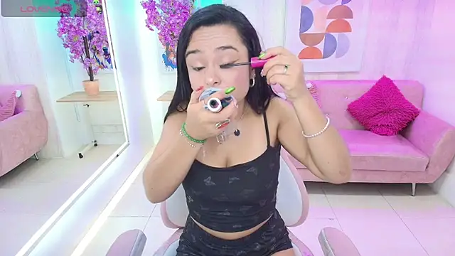 Tiara rr online show from 11/18/25, 08:01