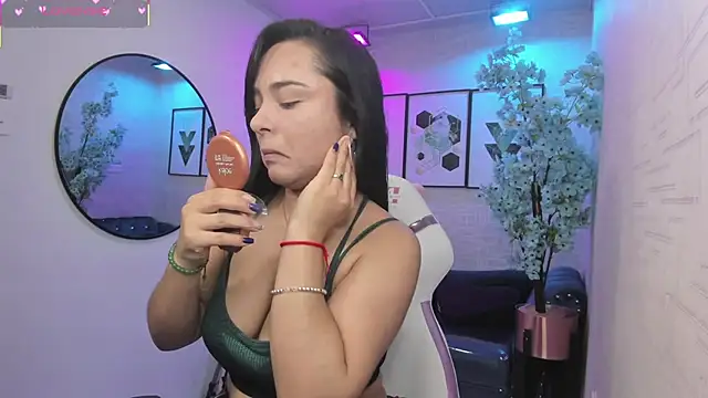 Tiara rr online show from 02/14/26, 08:09