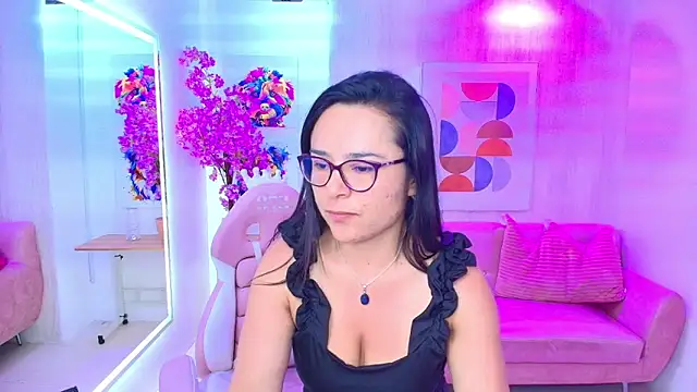 Tiara rr online show from 10/05/25, 03:52