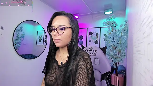 Tiara rr online show from 04/16/26, 03:40