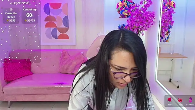 Tiara rr online show from 10/02/25, 07:39