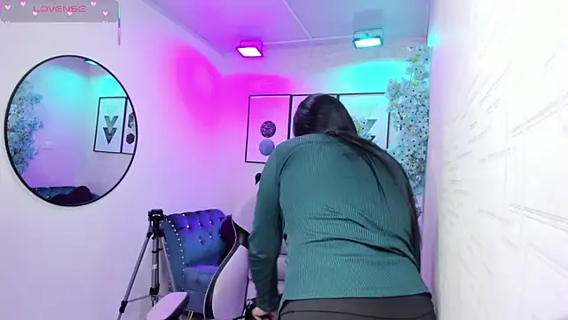 Tiara rr online show from 04/09/26, 03:19