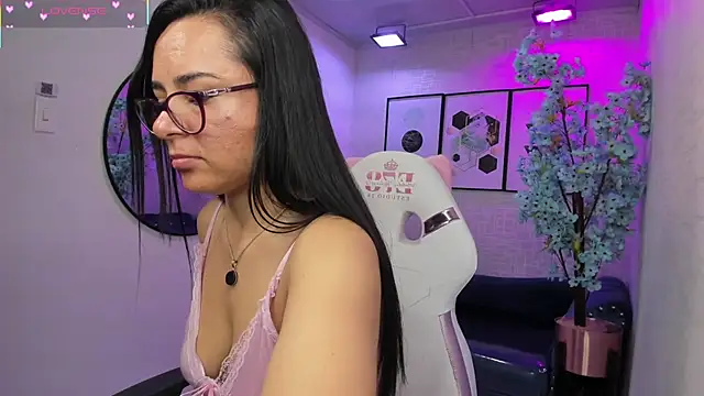 Tiara rr online show from 02/07/26, 03:36